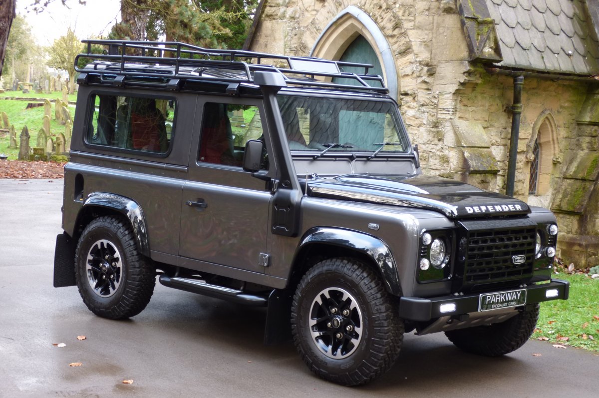 Land Rover Defender 90 Adventure Edition Auto